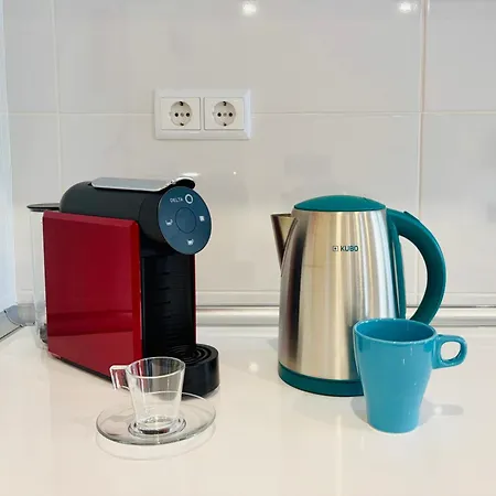 Legacy & Al - No Groups Apartment