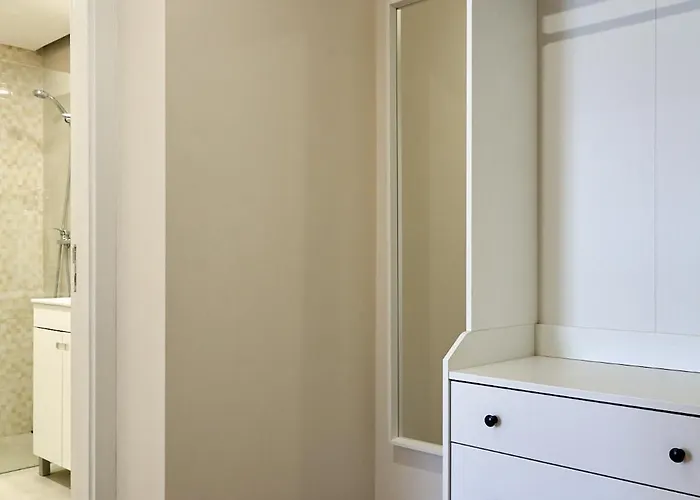 Apartment Legacy & Al - No Groups