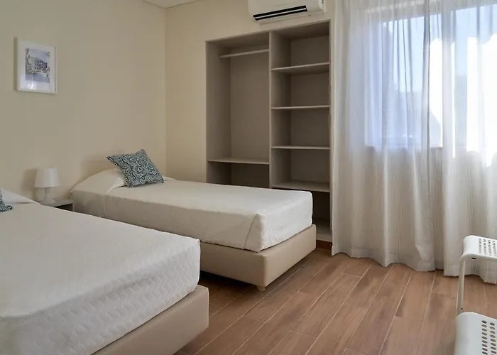 Legacy & Al - No Groups Apartment *